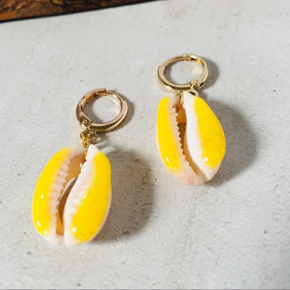 Colorful Shell Earrings Yellow - Picture 3 of 5